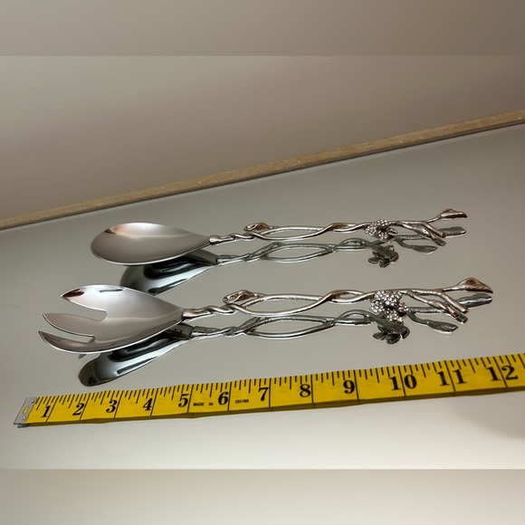 NWOT Set of 2 Silver Serves, Cookware, Dinnerware, Home Kitchen Servers. - Picture 6 of 6